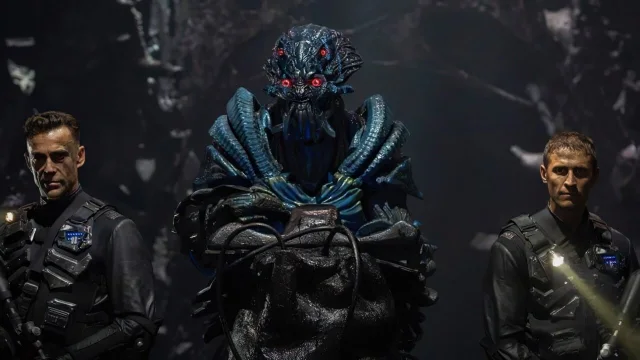 فيلم Skylines الافق 2020 مترجم
